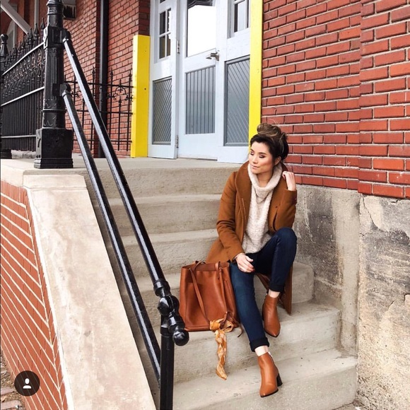 *SOLD* Aritzia Wilfred Cocoon Coat - Picture 4 of 8